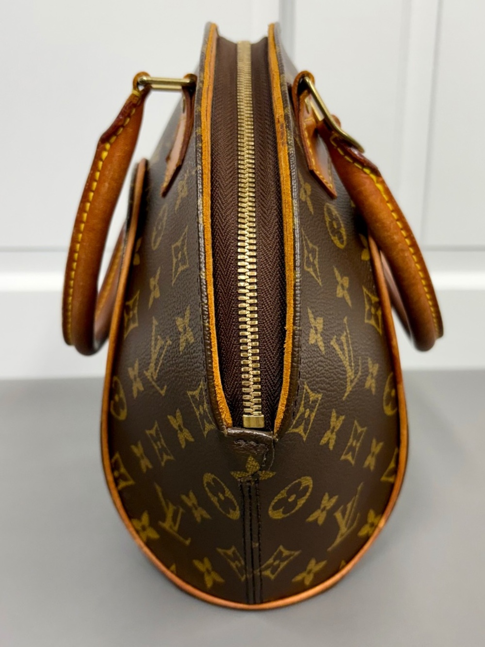 Louis Vuitton Monogram Ellipse PM Handbag - Picture 3 of 10
